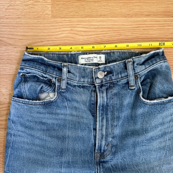 Abercrombie & Fitch The 90s Straight Ultra High Rise Jeans Size 2 Regular - Picture 8 of 8